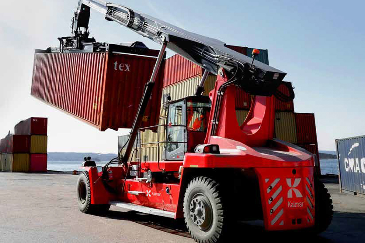 Kalmar Reach stackers for Empty Container Handling