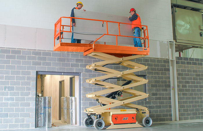 JLG scissor Lift